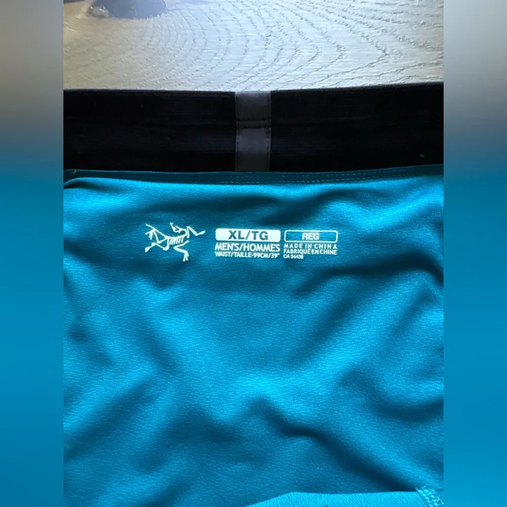 Arc'teryx Cormac Lined Shorts Inseam 7” In Gray/Teal Lining Size XL Reg